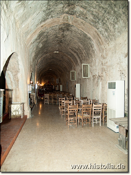 Karawanserei Alara-Han in Pamphylien - Restaurant im westlichen Gewölbe der Karawanserei