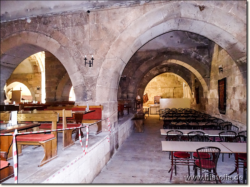 Karawanserei Horuzlu-Han in Lykaonien - Gewölbe auf der Südseite der zum Restaurant ausgebauten Karawanserei