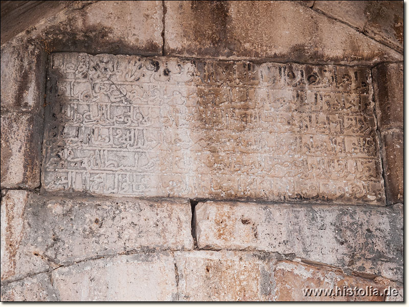 Karawanserei Kirkgöz-Han in Pisidien - Inschrift über dem Eingangsportal