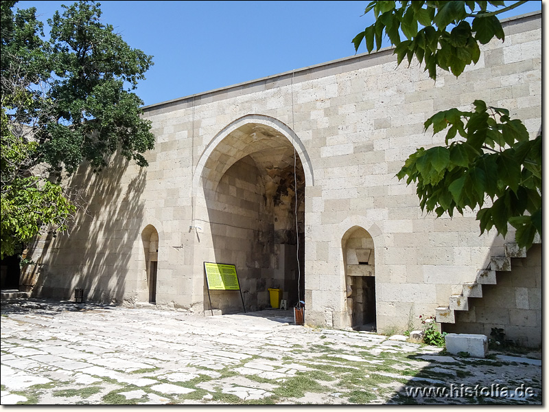 Karawanserei Sultan-Han in Lykaonien - Blick von Innen (aus dem Innenhof) auf das Hauptportal der Karawanserei