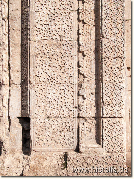 Karawanserei Suzus-Han in Pisidien - Verzierungen am Eingangsportal