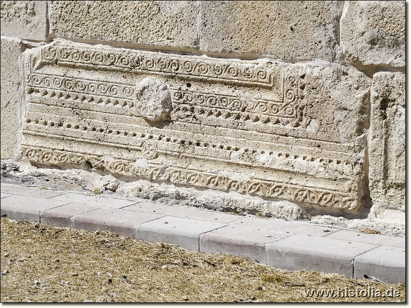 Karawanserei Zazadin-Han in Lykaonien - Verbaute Spolien aus einer byzantinisch/christlichen Kirche