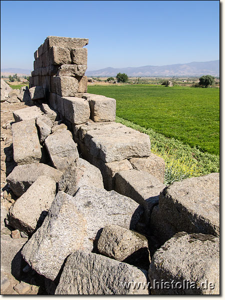 Alabanda in Karien - Mauerreste des antiken Bouleuterions von Alabanda