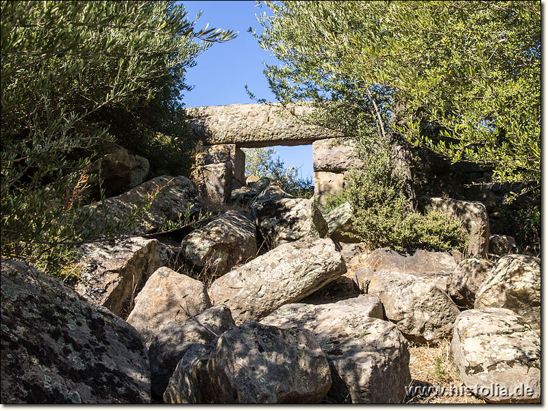 Alabanda in Karien - Durchgang durch die Stadtmauer auf dem Akropolishügel oberhalb des Stadtgebietes