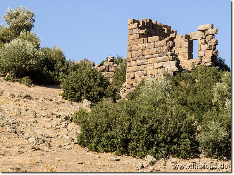 Alabanda in Karien - Wachturm in der Stadtmauer auf dem Akropolishügel oberhalb des Stadtgebietes
