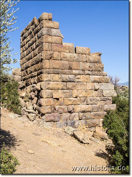 Alabanda in Karien - Wachturm in der Stadtmauer auf dem Akropolishügel oberhalb des Stadtgebietes