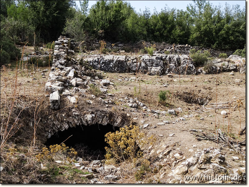 Amyzon in Karien - Gewölbe von Lagerräumen auf der Westseite der Agora von Amyzon