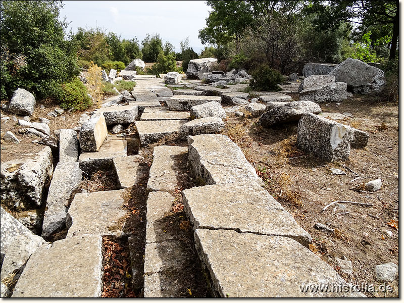 Amyzon in Karien - Fundamente des antiken Artemistempels von Amyzon