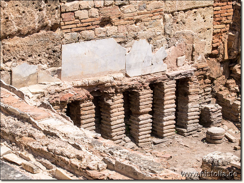 Aphrodisias in Karien - Reste einer Hypocaust-Fußbodenheizung in den großen Bädern von Aphrodisias