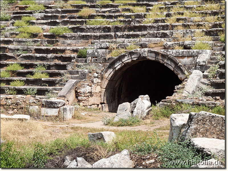 Aphrodisias in Karien - Gewölbe und Eingangstunnel in der östlichen Kehre des Stadions von Aphrodisias