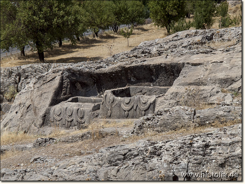 Apollonia Salbake in Karien - Eine in den Fels geschlagene Sarkophag-Gruppe