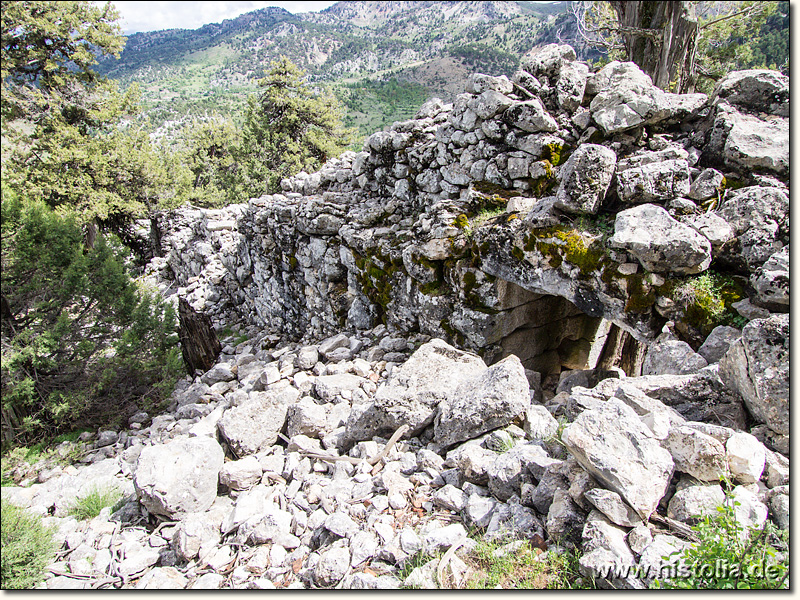 Balbura in Karien - Wehrmauer mit Durchgang auf der Akropolis (südlicher Siedlungshügel)