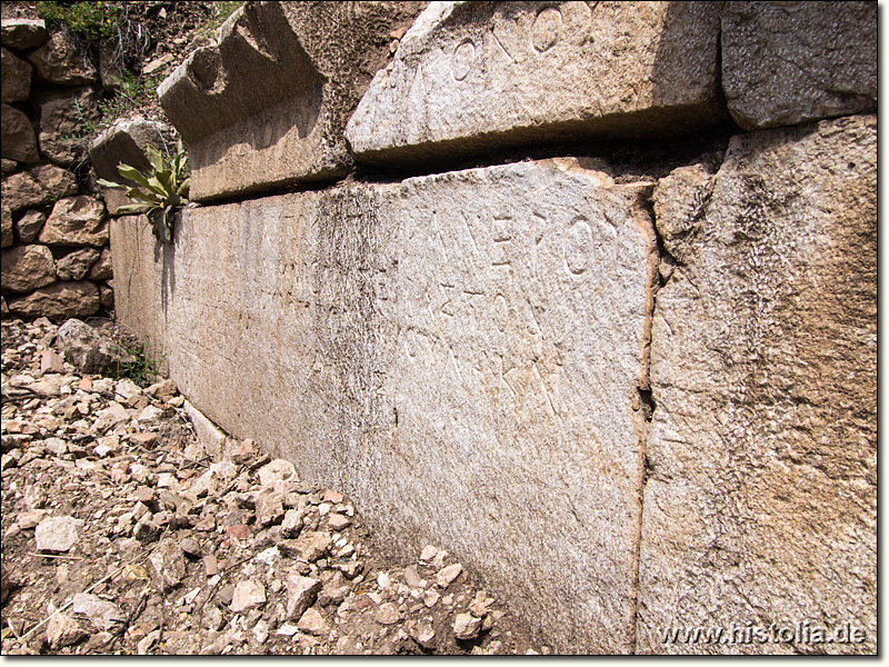 Bubon in Karien - Podest mit Inschrift im Sebasteion nördlich der Agora