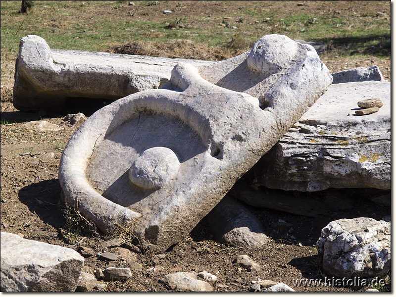 Euromos in Karien - Reste eines Sarkophages aus der Nekropole von Euromos