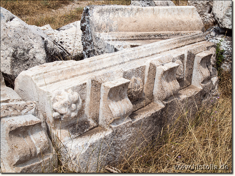 Herakleia Salbake in Karien - Architrav vom Tempel/Heroon von Herakleia Salbake