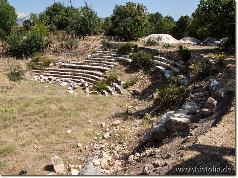 Herakleia Salbake in Karien - Sitzstufen im antiken Theater von Herakleia Salbake