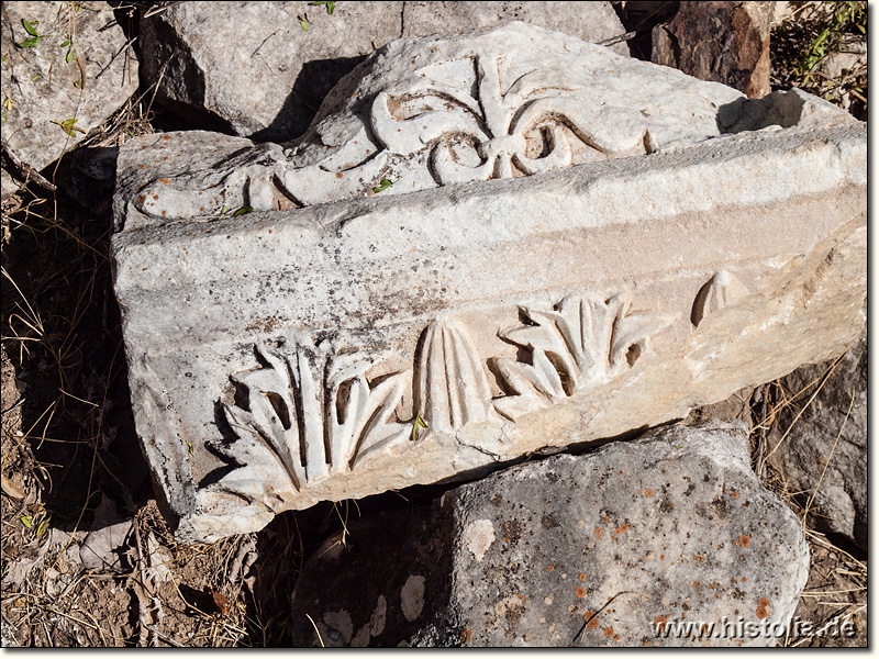 Herakleia Salbake in Karien - Architekturfragment mit Verzierungen aus Akanthus-Blättern