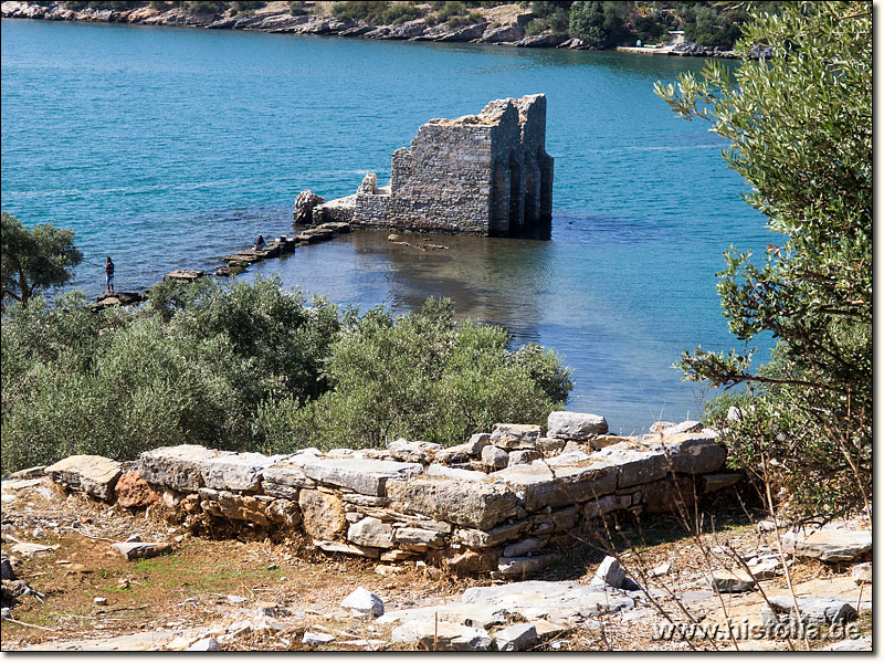 Iassos in Karien - Hafenturm am Ende einer künstlichen Landzunge zum Schutz der Hafenbucht von Iassos