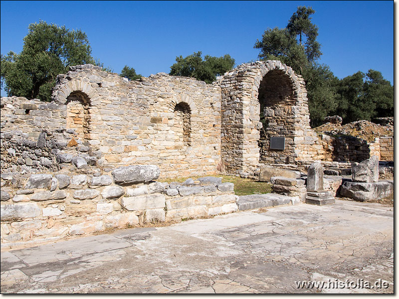 Iassos in Karien - Stadtmauer und westliches Stadttor von Iassos; Eingang zur Agora