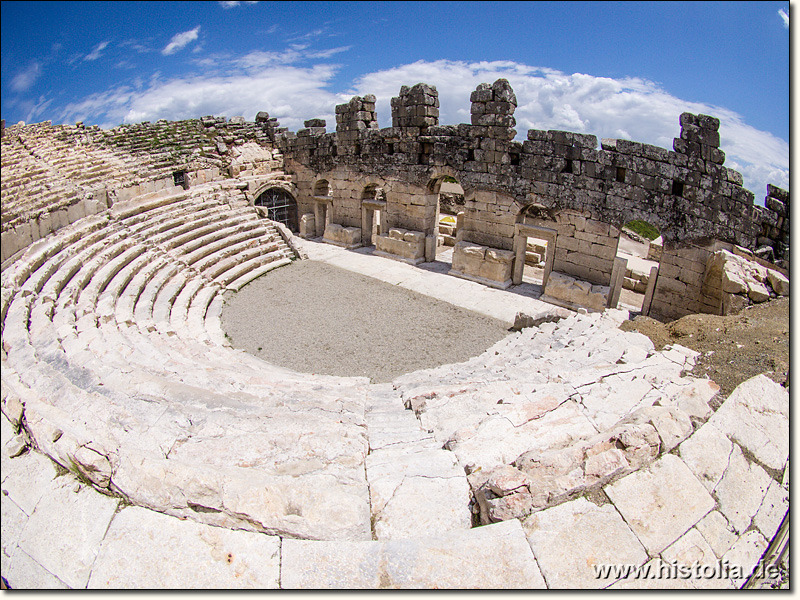 Kibyra in Karien - Die Cavea und die 'Bühnenwand' des Odeons von Kibyra