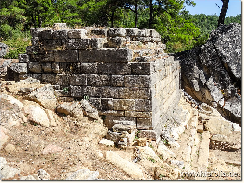 Labranda in Karien - Monumentales römisches Grabbaus mit mehreren Grabkammern und Sarkophagen