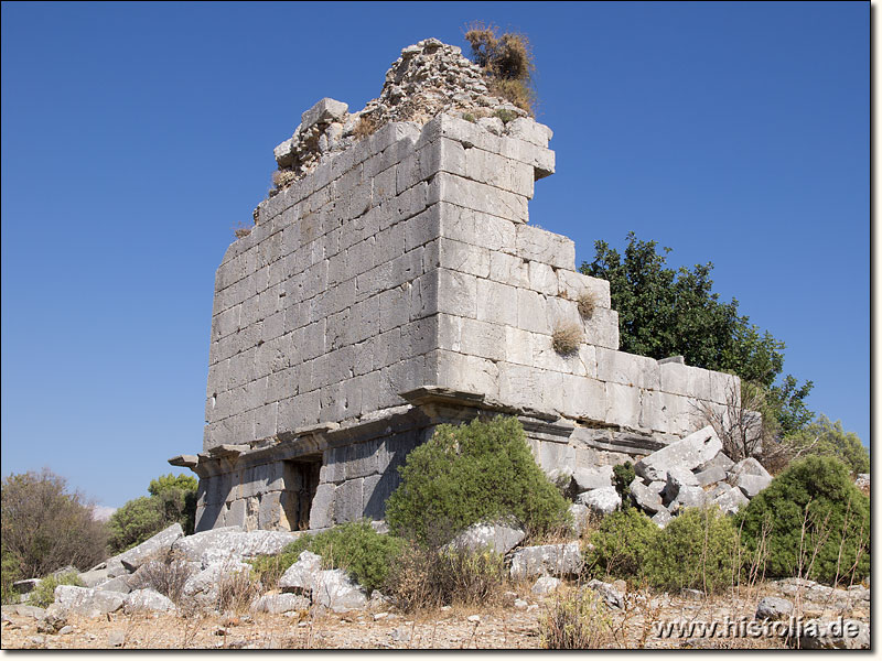 Lydae in Karien - Eines der monumentalen Grabhäuser mit Eingang zu einer Grabkammer