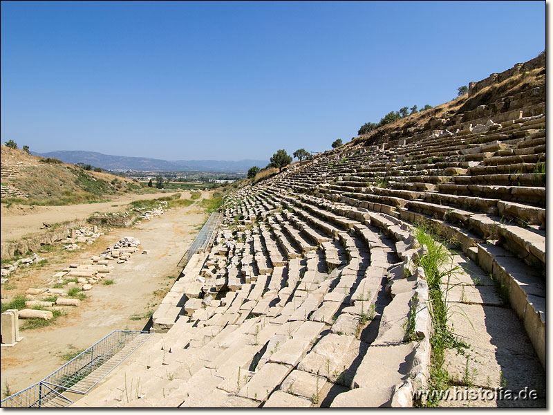 Magnesia in Karien - Sitzreihen auf der Ostseite des Stadions von Magnesia