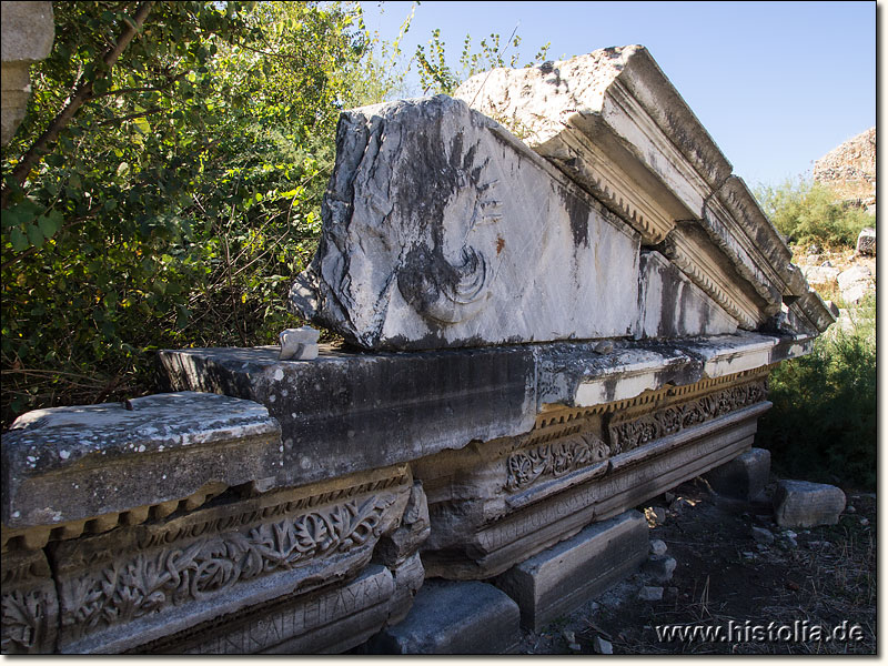 Milet in Karien - Giebel des Serapis-Tempels von Milet