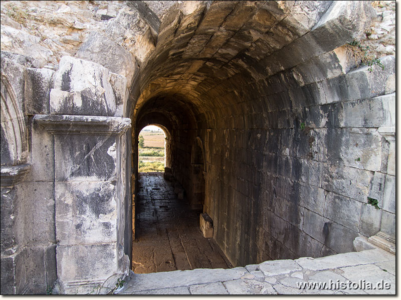 Milet in Karien - Gewölbe und 'Treppenhaus' als nördlicher Besucherzugang zum antiken Theater von Milet