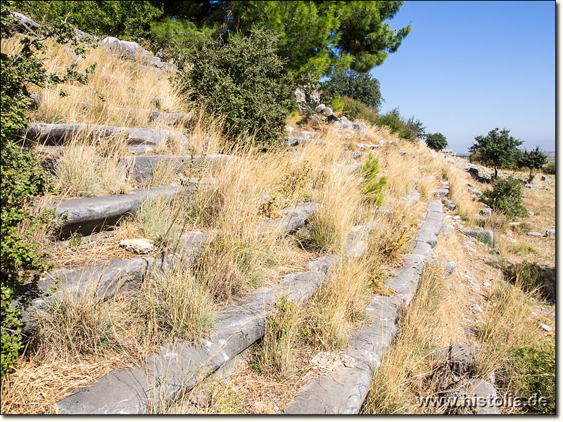 Priene in Karien - Sitzreihen des Stadions im unteren / südlichen Stadtgebiet von Priene