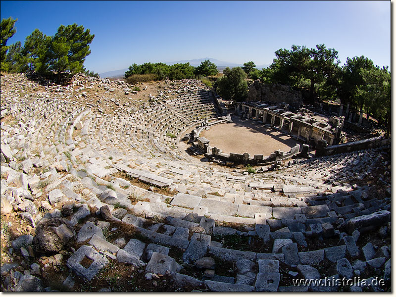 Priene in Karien - Das große Theater von Priene mit teilweise erhaltenem Bühnengebäude