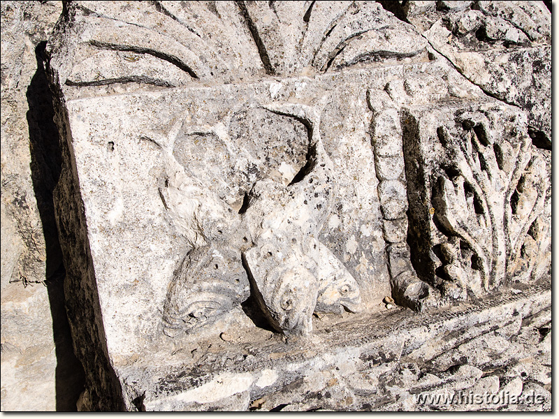 Alahan in Kilikien - Reliefs auf Steinfragmenten der West-Kirche