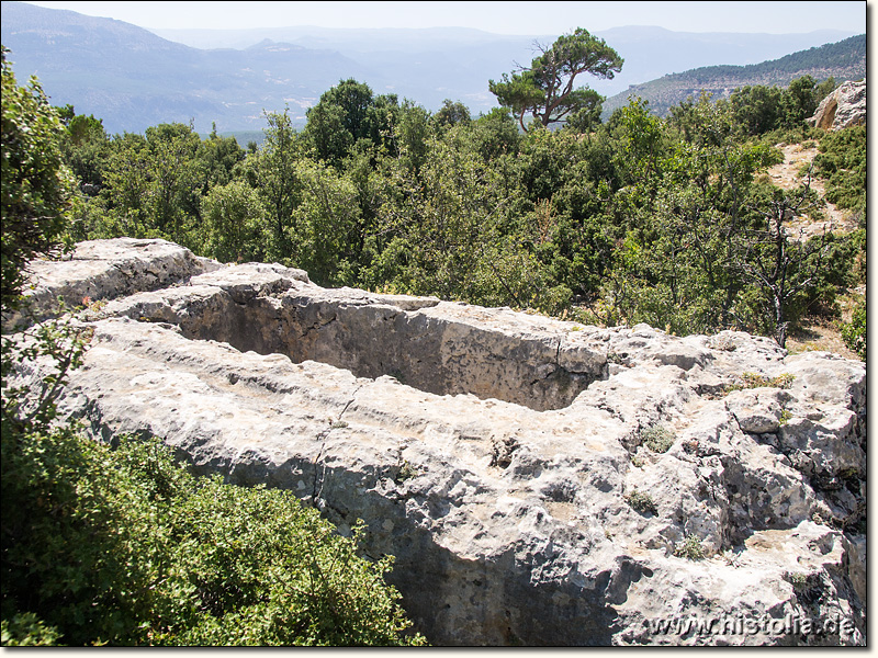 Alaoda in Kilikien - Aus dem Fels gehauene Grabstätte in der Ost-Nekropole von Alaoda