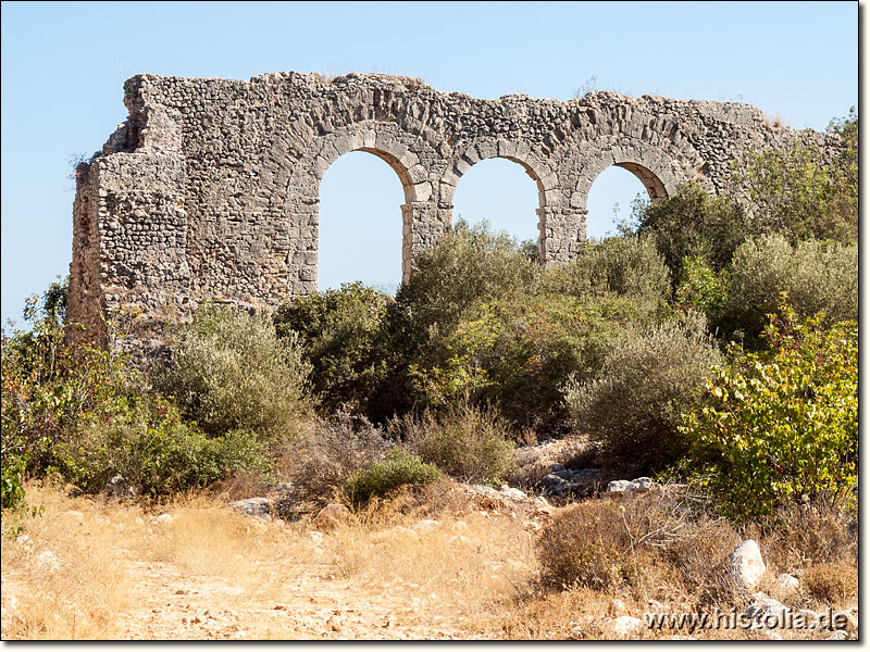 Elaiussa-Sebaste in Kilikien - Ansicht des von Westen an die Stadt führenden Aquädukts
