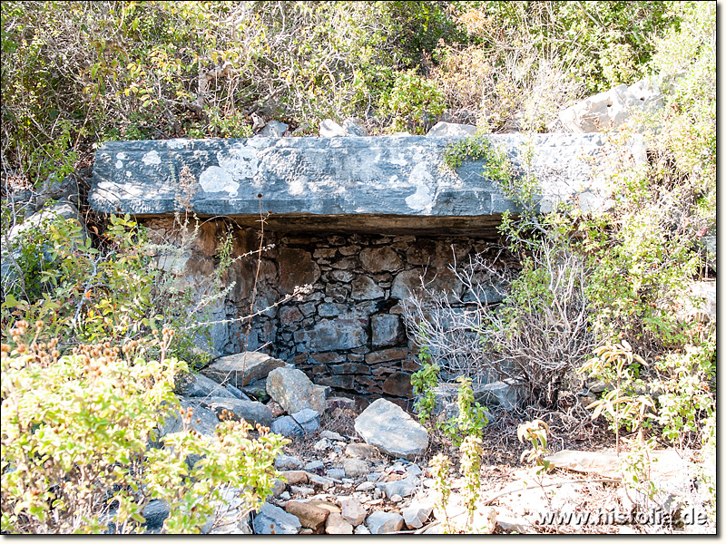Kestros in Kilikien - gemauertes Grab neben dem großen "Grabhaus"