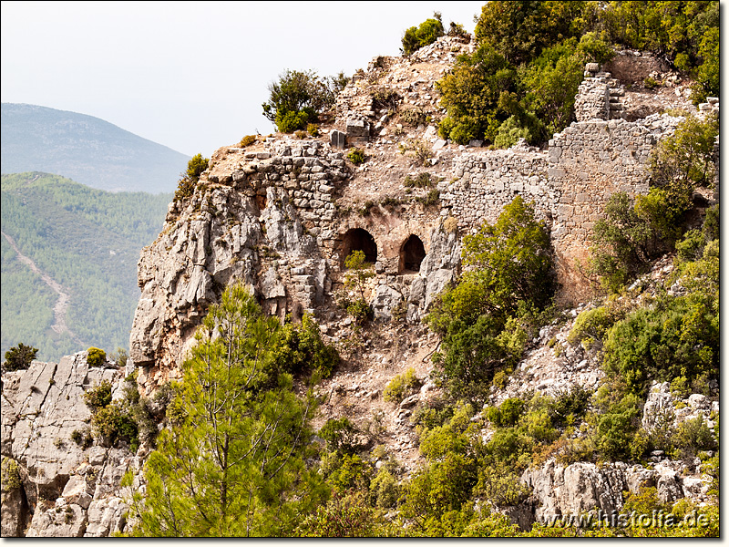 Lamos in Kilikien - Südende der äußeren Befestigungsmauer mit Gewölbe-Unterbau