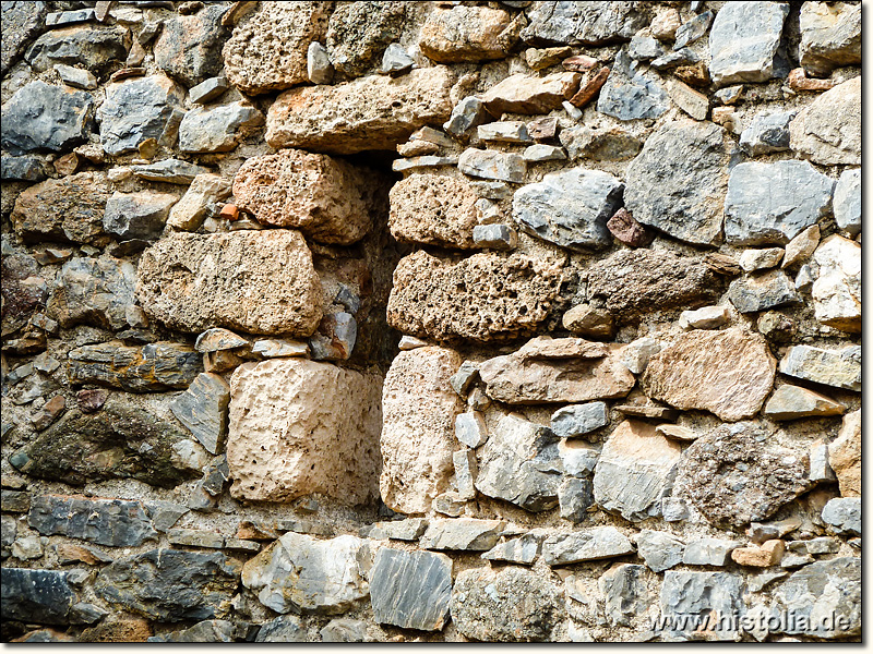 Softa-Kalesi in Kilikien - Fensterkonstruktion in der Bastion am Nord-Ende der Festung