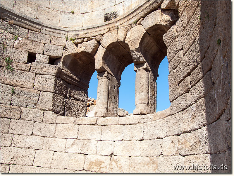Barata in Lykaonien - Fenster in der Absis der Basilika 6 von Barata