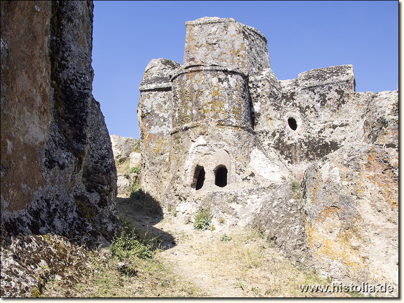 Kilistra in Lykaonien - Die kleine Felsenkirche im Zentrum von Kilistra (Ansicht von Norden)