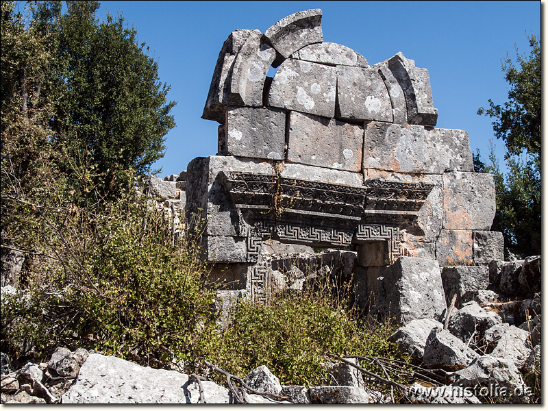 Akalissos in Lykien - Noch erhaltene rechte Eingangstür in die Basilika von Akalissos