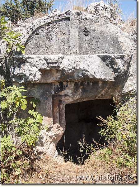 Araxa in Lykien - lykisches Grab, einem Sarkophag nachempfunden