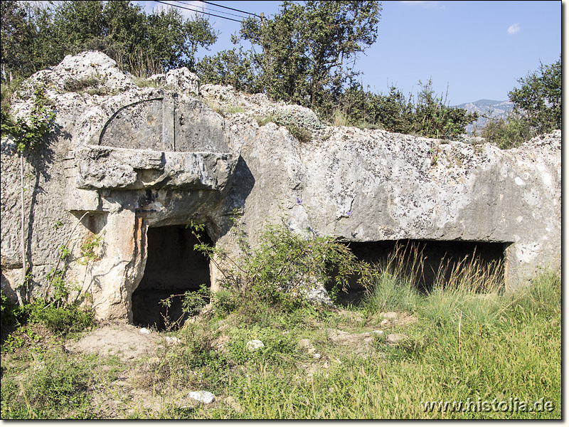 Araxa in Lykien - Gruppe von lykischen Hausgräbern