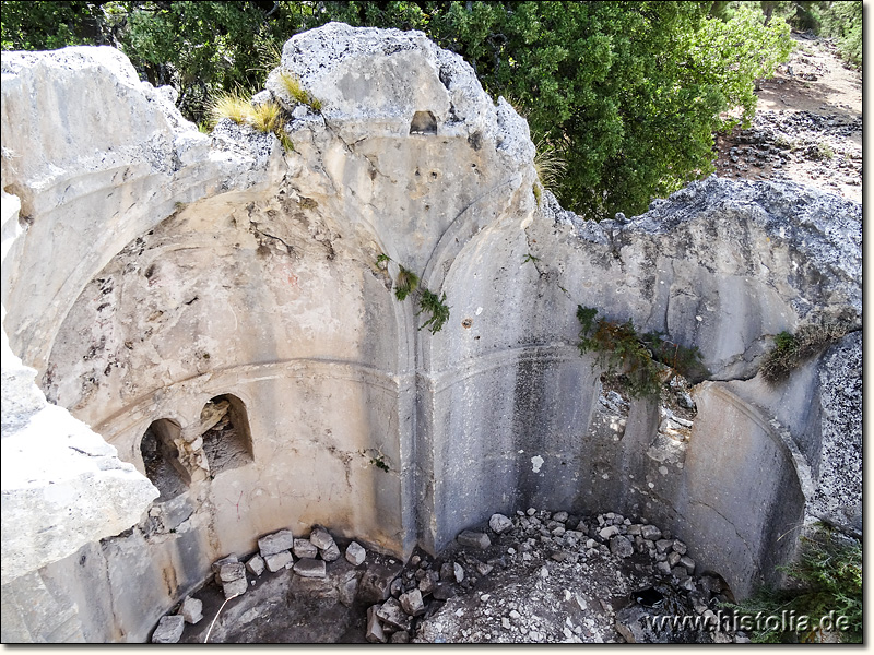 Arnabanda in Lykien - Blick in die östliche und in die südliche Absis der Trikonos-Basilika von Oben