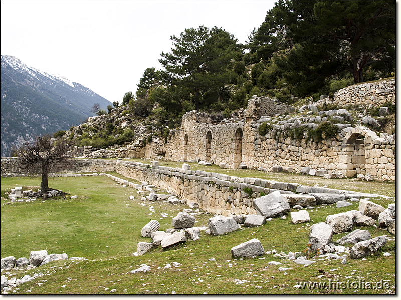 Arykanda in Lykien - Agora mit den Eingängen zum Odeon