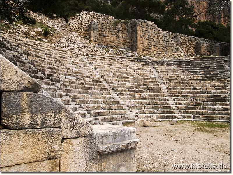 Arykanda in Lykien - Theater mit Stützmauer zum Stadion