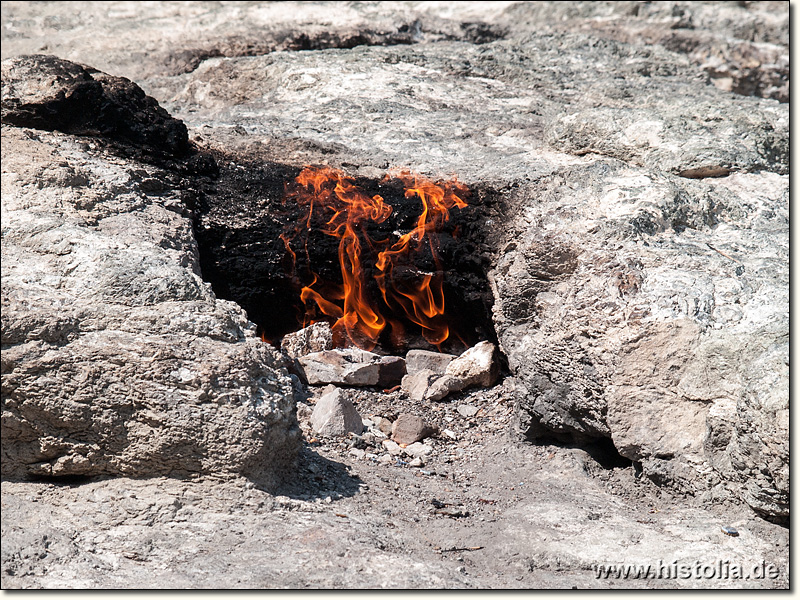 Chimera in Lykien - Eine der vielen 'ewigen', von Erdgas gespeißten Flammen der Chimera