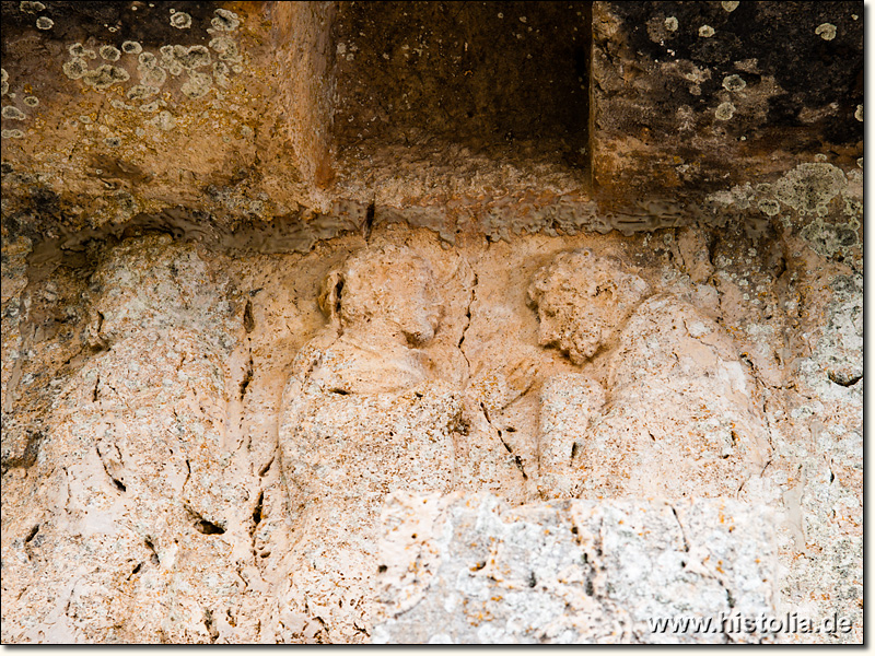 Hoyran in Lykien - Relief auf der Nordseite eines lykischen Felsengrabes