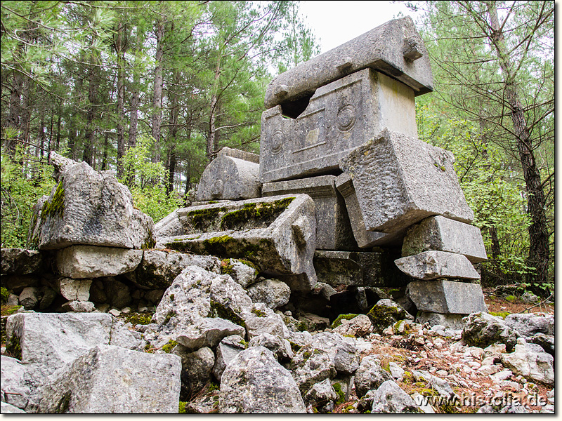 Idebessos in Lykien - Exedragrab neben dem kleinen Theater von Idebessos