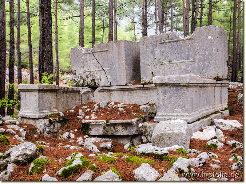 Idebessos in Lykien - Exedragrab entlang der von Norden kommenden Straße nach Idebessos