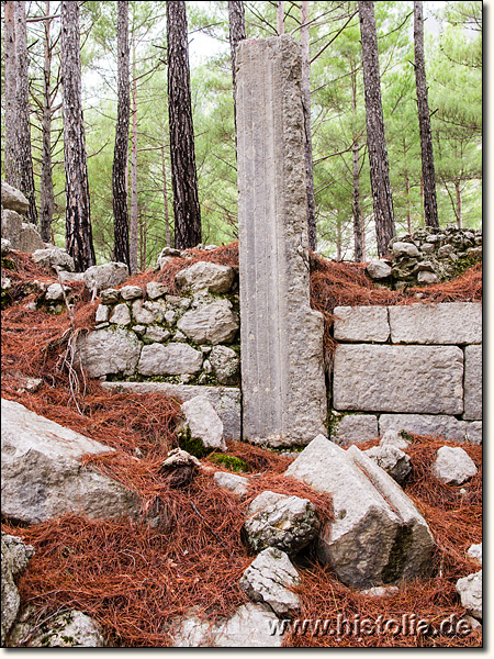 Idebessos in Lykien - Reste einer Türeinfassung eines Heroons im Zentrum des Stadtgebietes